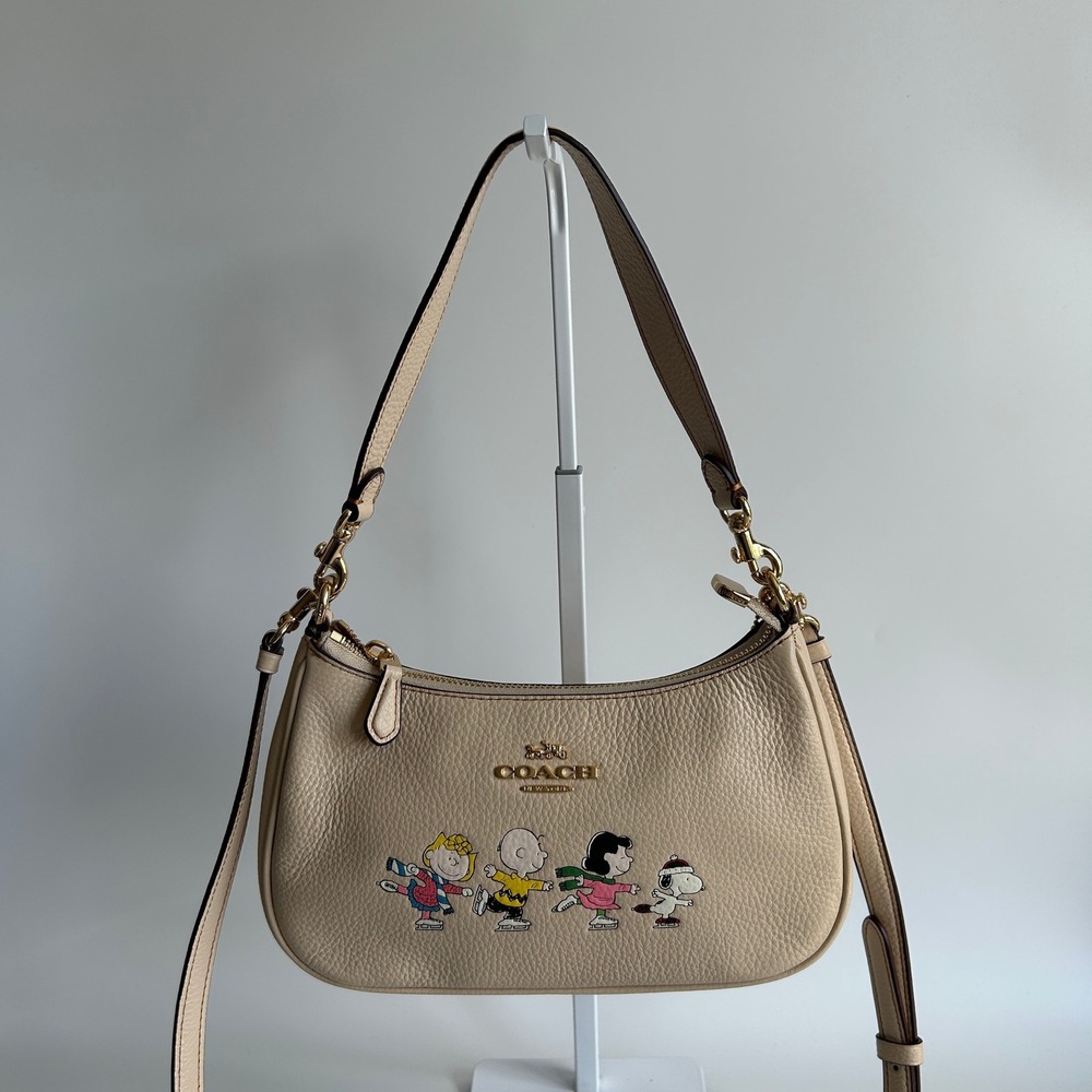 Coach x Peanuts Teri Ivory Leather Snoopy Friends Shoulder Bag CE861